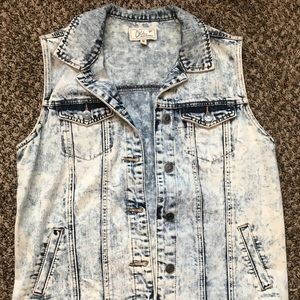 Acid Washed Denin Vest